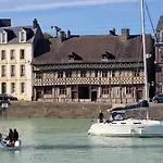 La Maison De Famille