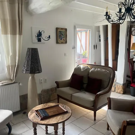 La Maison De Famille Néville